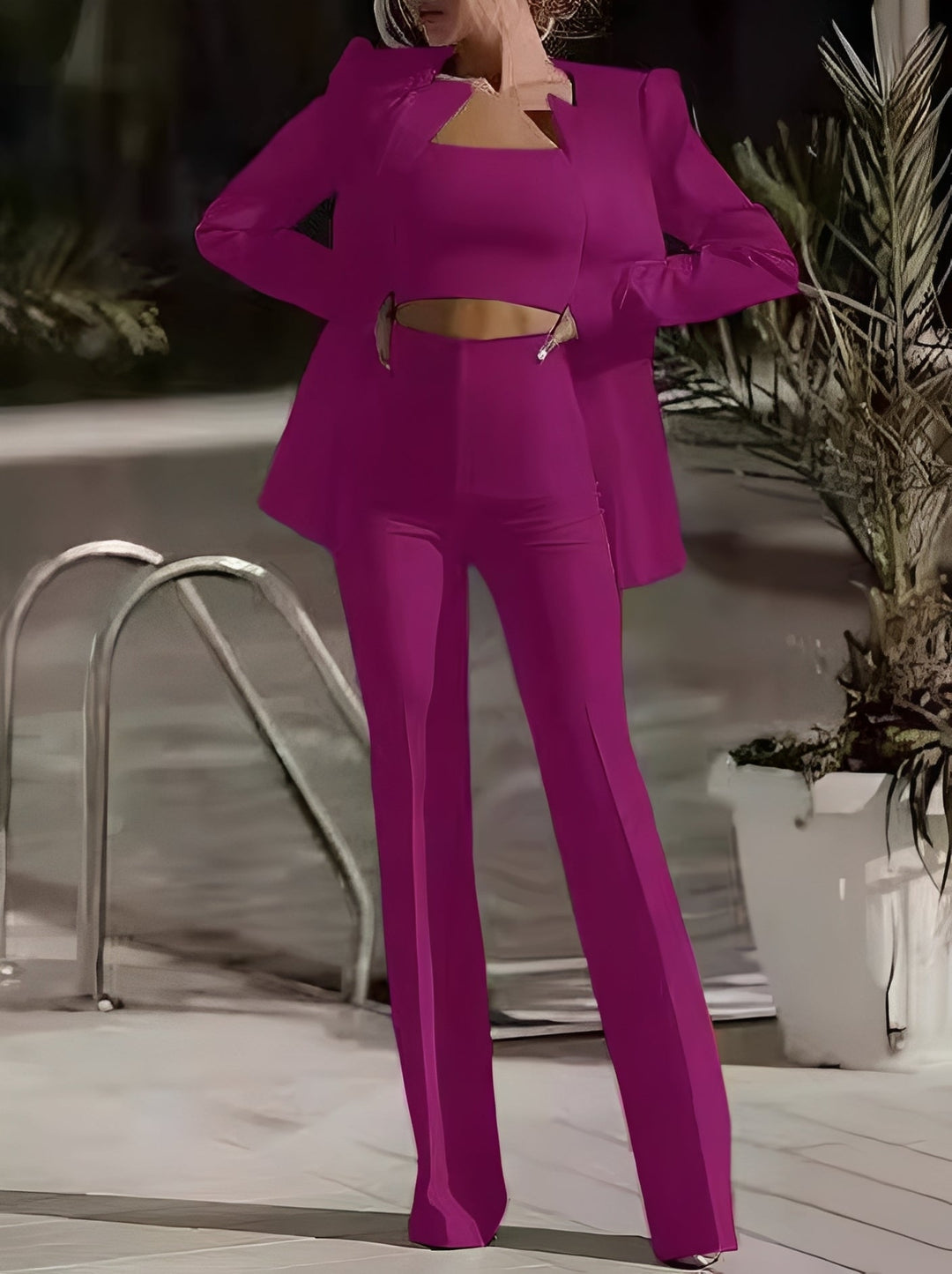 Conjunto feminino 3 peças para verão. Estilo elegante e casual chic, ideal para um visual moderno e coordenado.