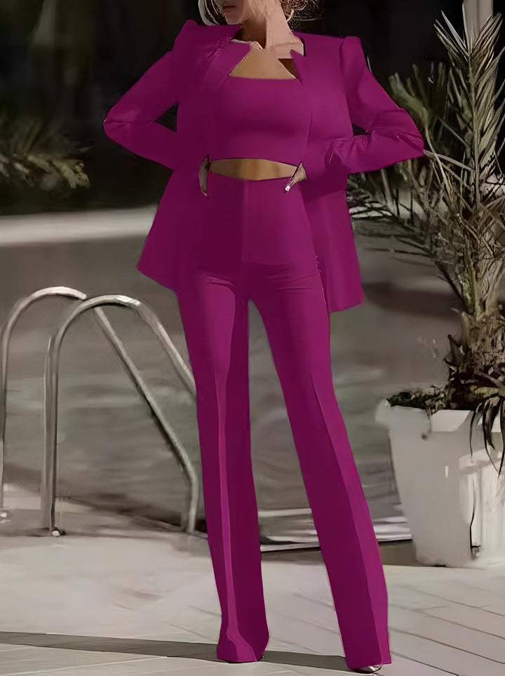 Conjunto feminino 3 peças para verão. Estilo elegante e casual chic, ideal para um visual moderno e coordenado.