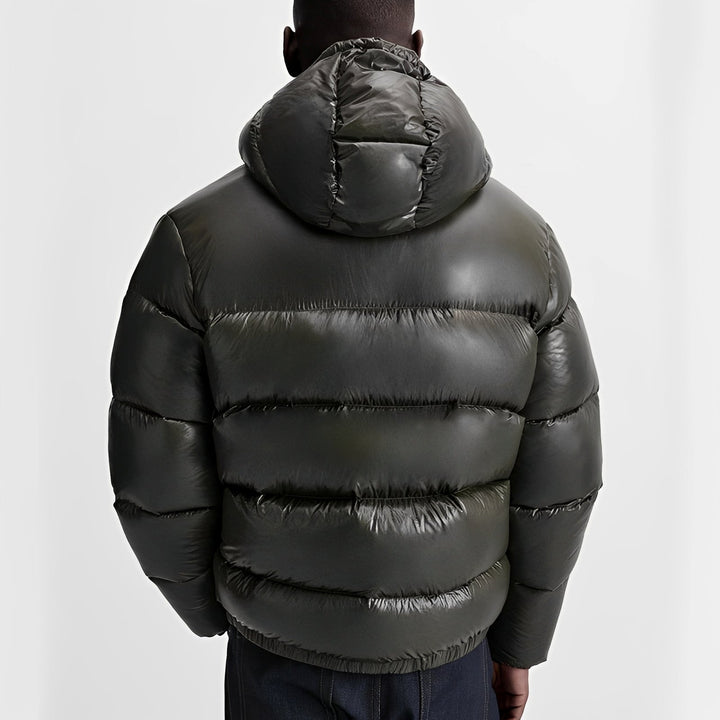 Agasalho masculino acolchoado em vermelho, verde ou preto. Conforto e calor para o inverno.