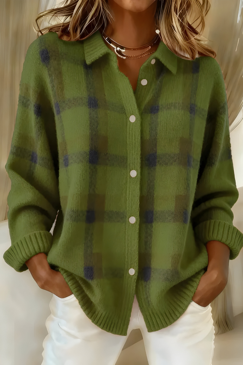 Cardigã xadrez feminino elegante, aconchegante e com toque retro, perfeito para looks de inverno.