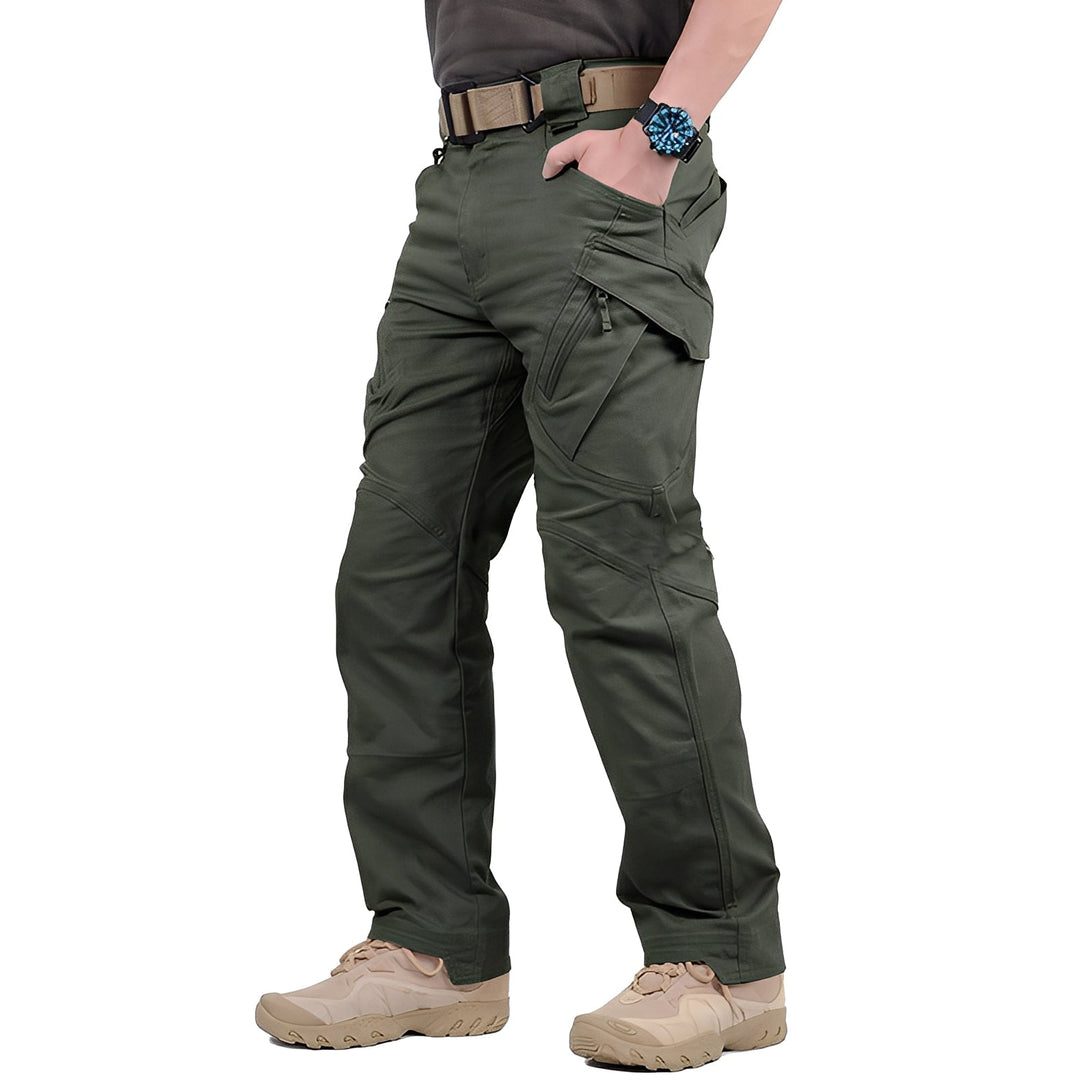 Calça cargo masculina casual com bolsos espaçosos. Roupa versátil para moda masculina, perfeita para estilo e praticidade.