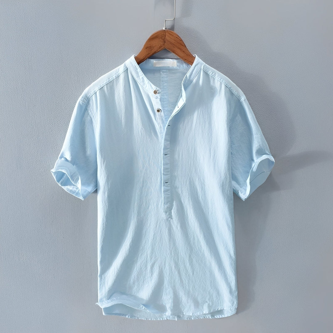 Camisa masculina casual de manga curta para o verão, oferecendo estilo e conforto no dia a dia.