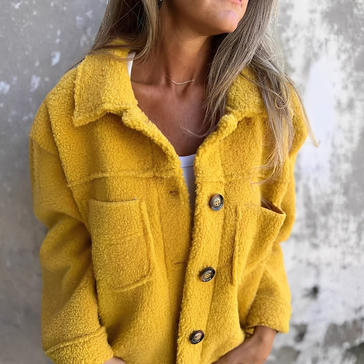 Casaco feminino Dalila confortável e aconchegante para inverno, com forro interno. Ideal para outono/inverno.