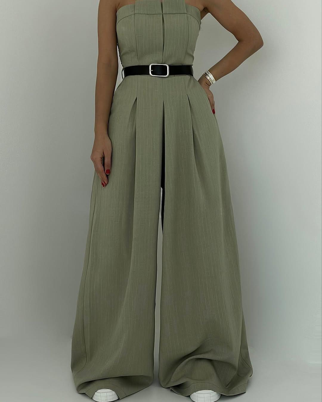 Calça larga do Conjunto Julia. Roupa feminina elegante e versátil. Complemento chic.