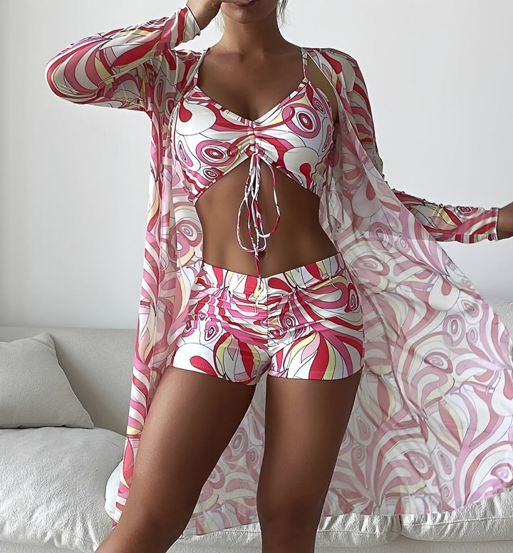 Conjunto de maiô feminino casual praia, três peças. Moda verão versátil para férias, roupa de banho estilo.