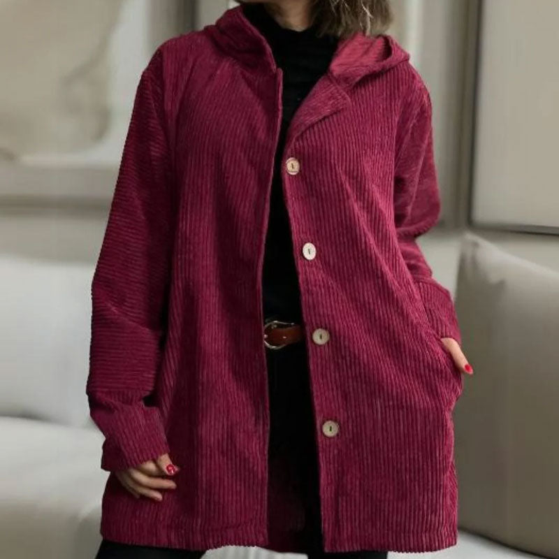 Foto da jaqueta casual feminina com capuz, perfeita para o vestuário de outono e inverno.