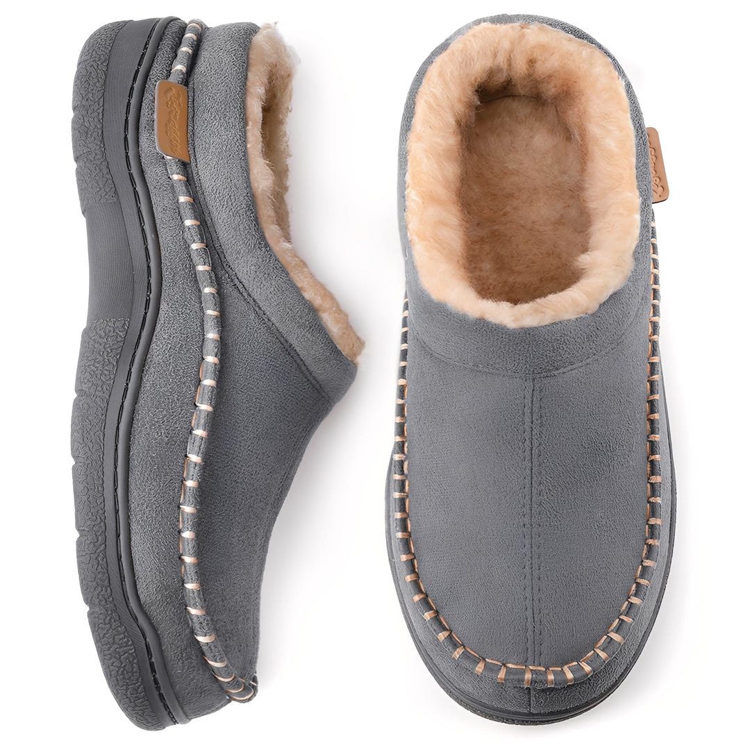 Calçado de casa masculino quente, ideal para estações frias, oferecendo conforto e estilo para o lar.