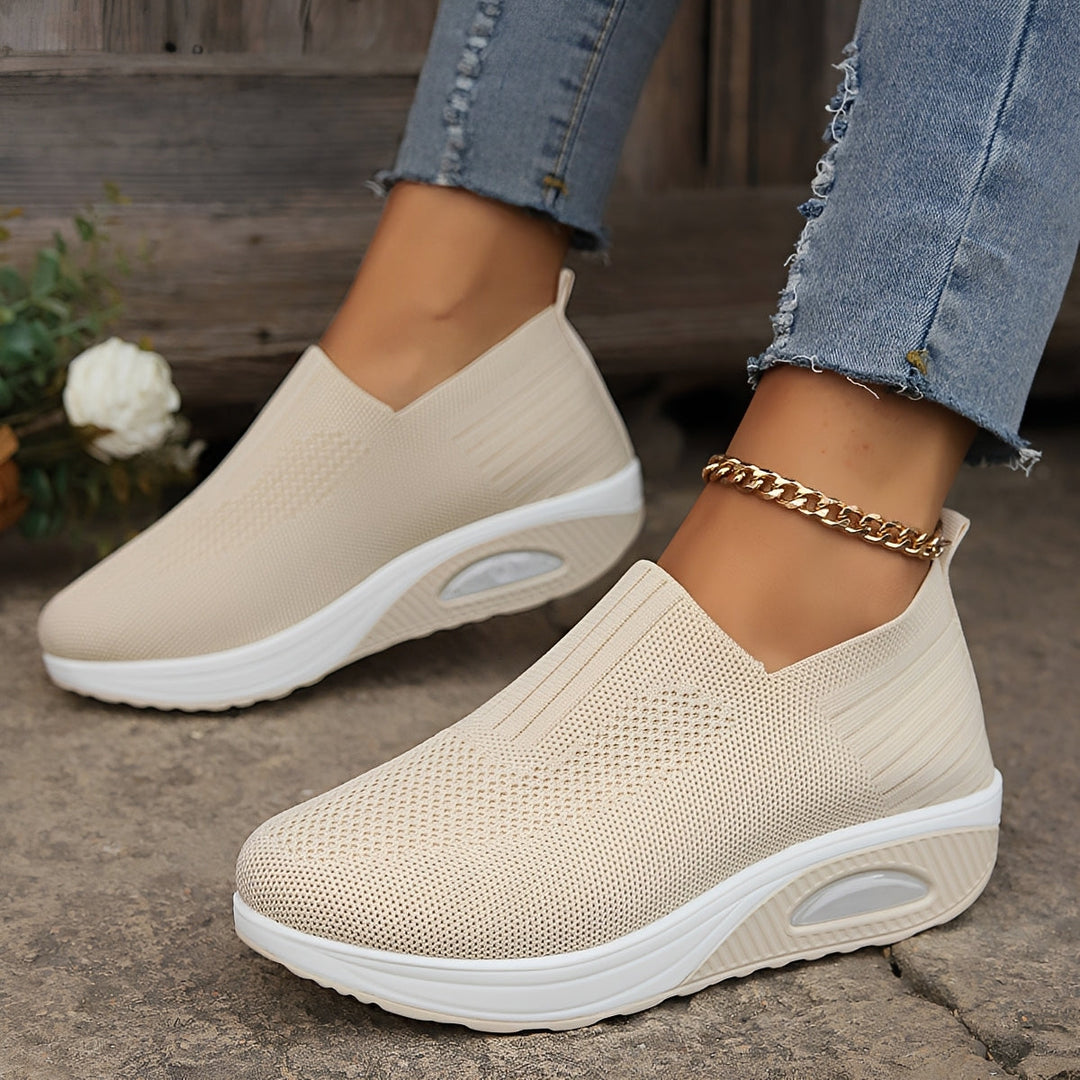 Sapatos femininos respiráveis para conforto diário. Ideal para verão e caminhada, oferece pés frescos e suporte.