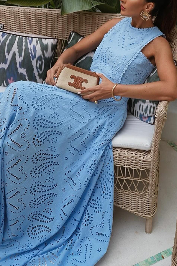 Conjunto feminino de duas peças com saia midi e top bordado, super elegante.