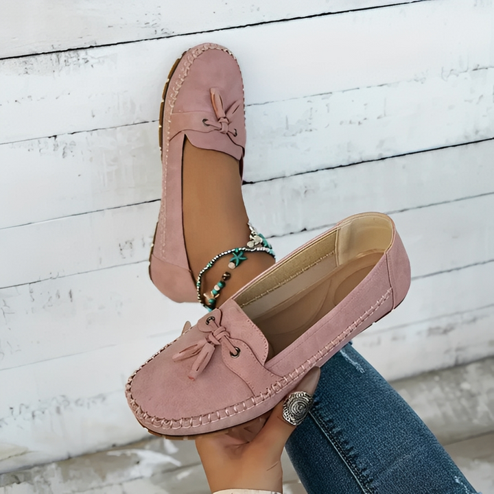 Sandálias femininas abertas para o verão, com conforto e estilo. Calçado casual para moda primavera-verão.
