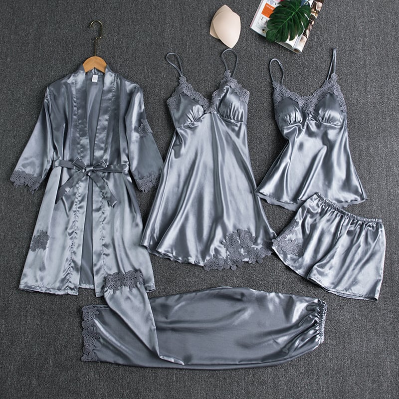 Pijama feminino 5 peças: robe, regata, calças, shorts. Conjunto completo para conforto noturno e lounge wear.