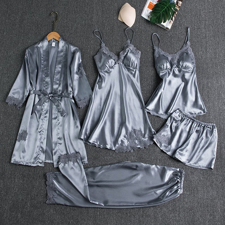 Pijama feminino 5 peças: robe, regata, calças, shorts. Conjunto completo para conforto noturno e lounge wear.