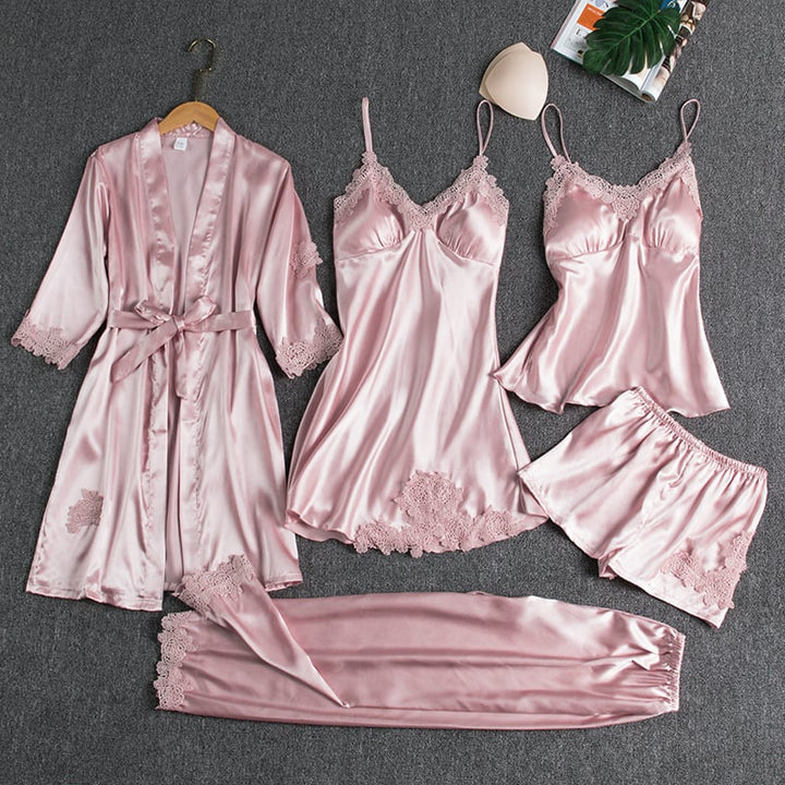 Elegante conjunto de pijama feminino de 5 peças. Roupa de dormir sofisticada para conforto e estilo noturno.