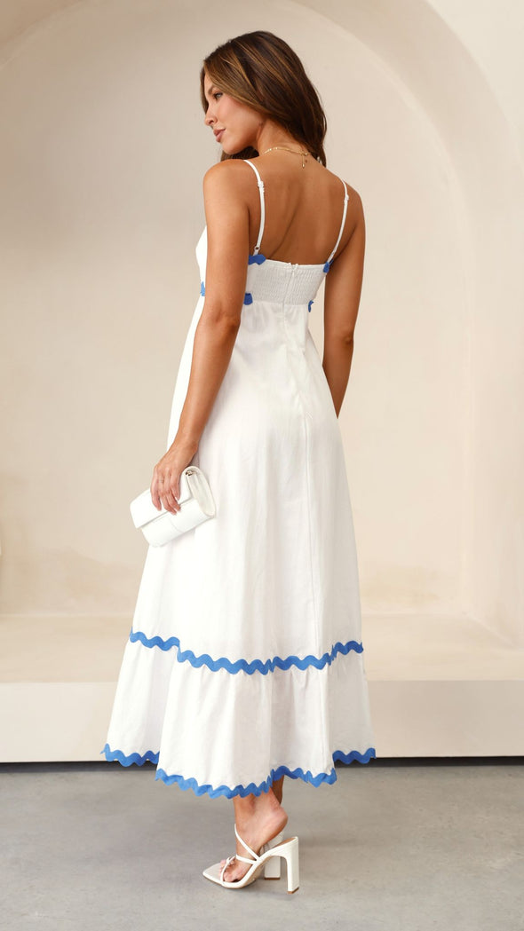 Vestido longo feminino de alça, estilo atemporal para o verão.