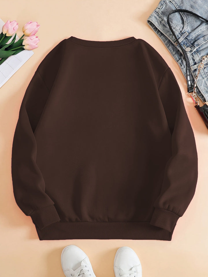 Confortável camisola feminina Amara, com delicados corações, ideal para o outono e momentos casuais.