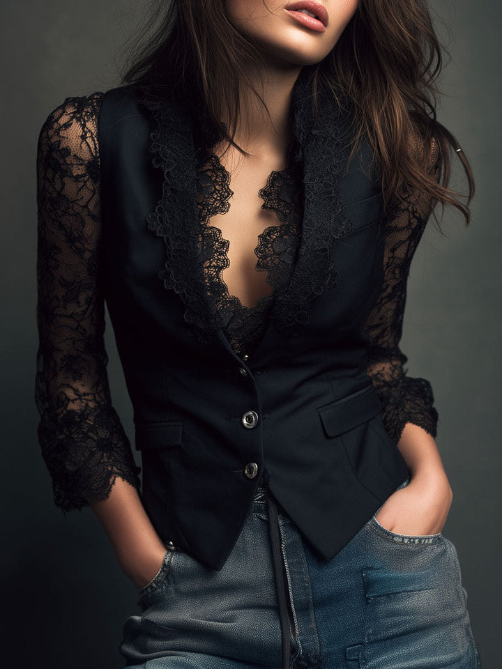 Blazer feminino preto elegante com detalhes em renda, para escritório e eventos noturnos.