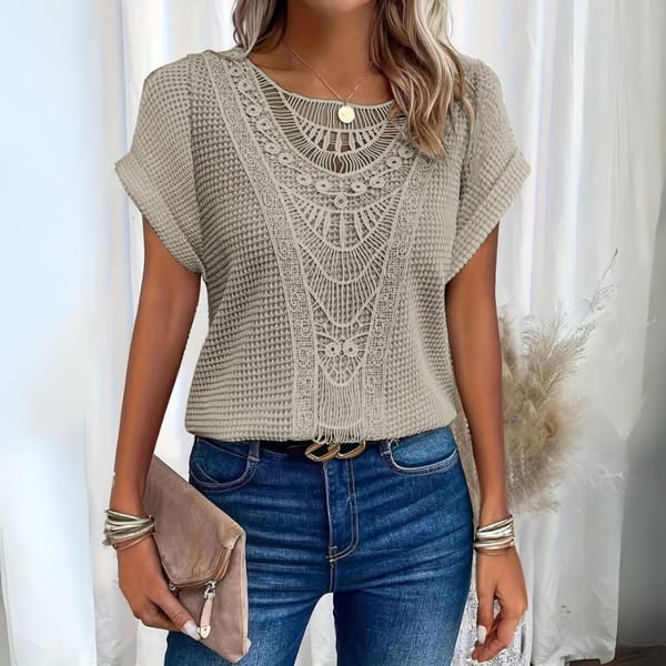 Blusa feminina elegante e delicada, uma peça chave para moda versátil e looks modernos.