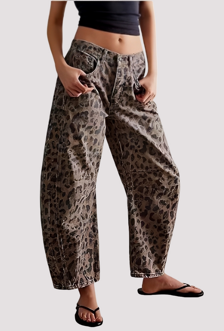 Calças femininas Kendra perna larga. Confortáveis e elegantes, perfeitas para trabalho, viagem e momentos casuais.