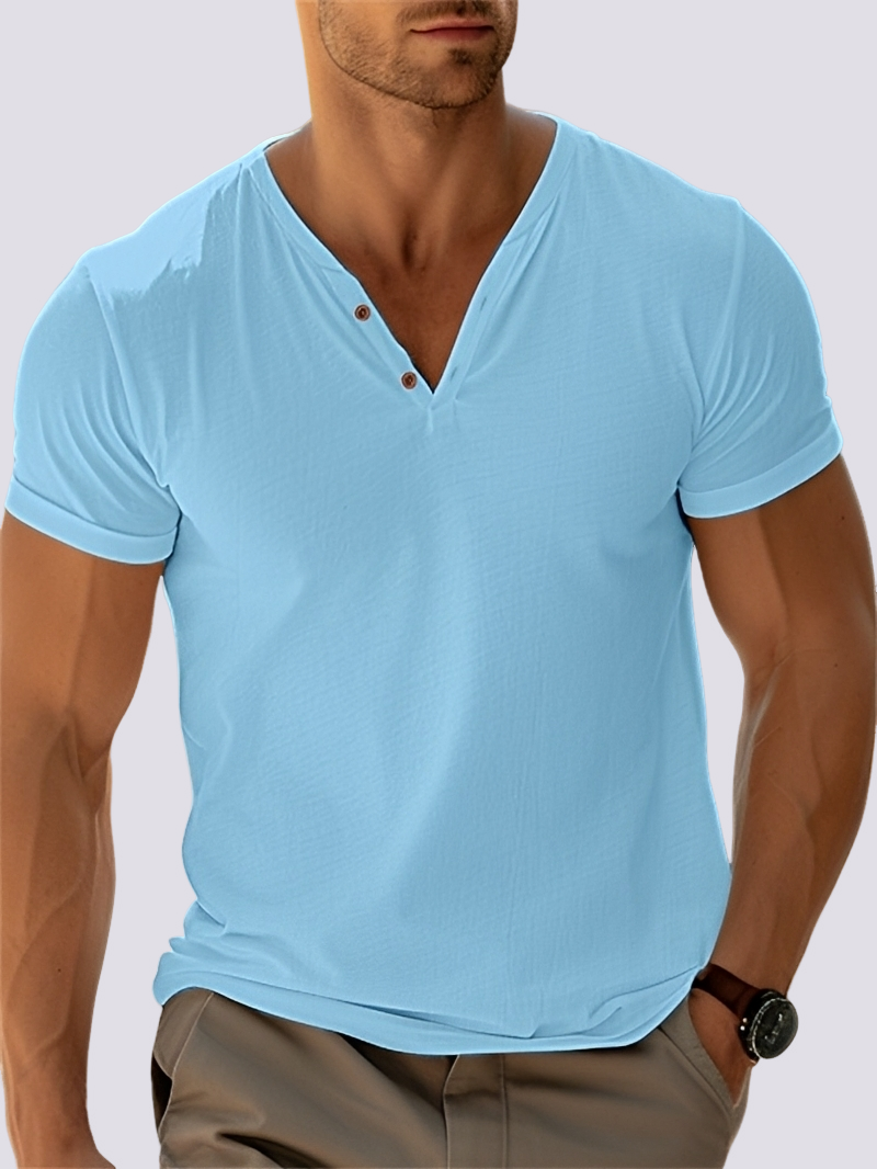 Camiseta masculina retrô com decote em V, estilo atemporal para conforto diário. Ideal para o verão e moda casual.