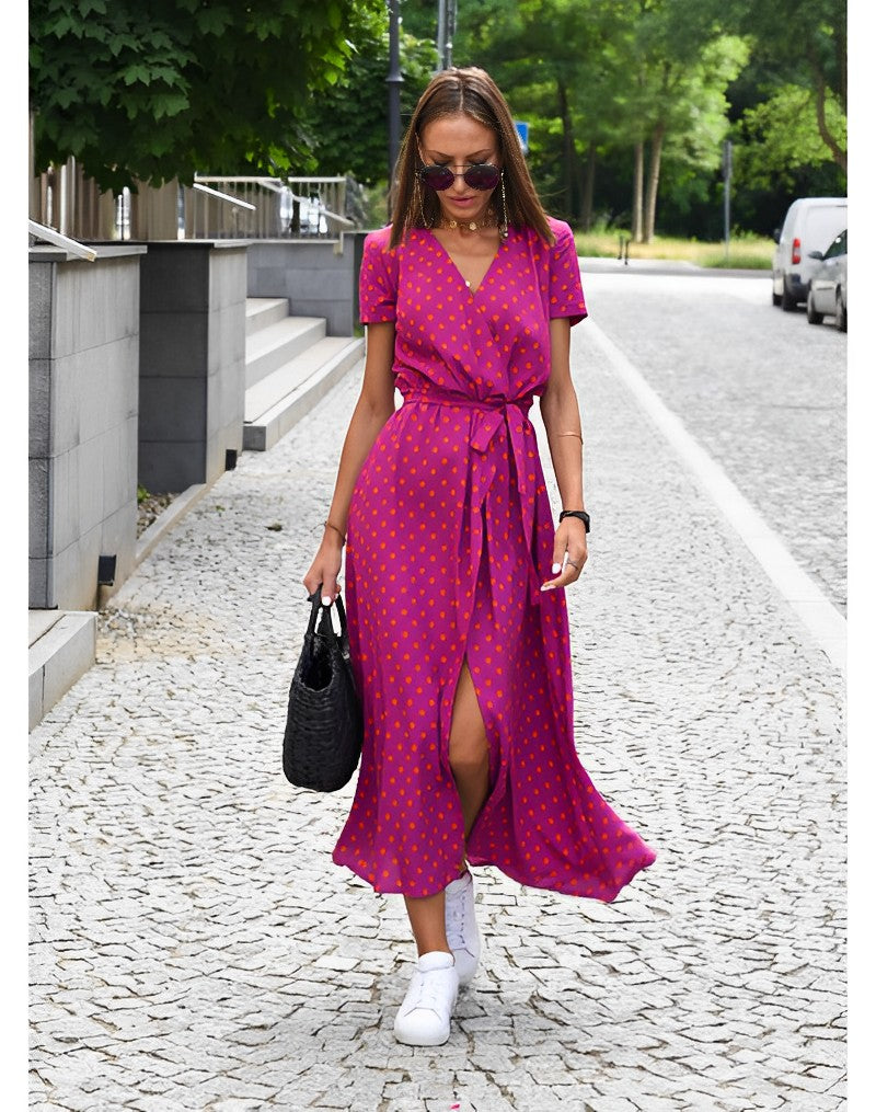 Vestido feminino floral elegante, estilo primavera-verão casual chic.