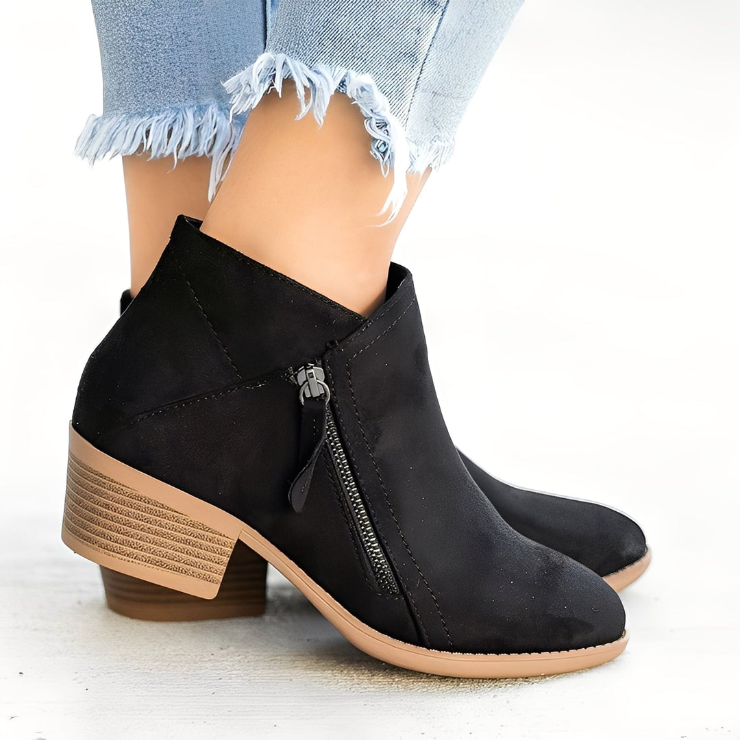 Estilosas botas femininas para outono/inverno com fecho, garantindo conforto e um toque elegante.