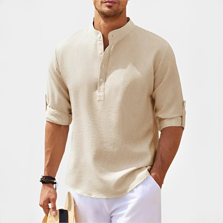 Camisa masculina de verão com mangas longas, leve e confortável, ideal para o estilo casual.
