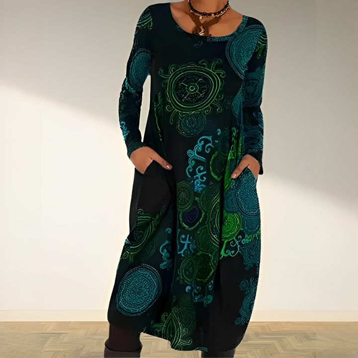 Vestido solto feminino para verão, estilo casual descontraído. Roupa versátil e confortável para o dia a dia.