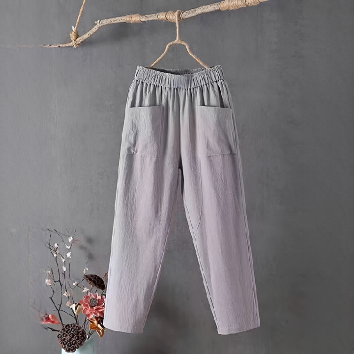 Calça de verão feminina, design elegante e descontraído, garantindo conforto e estilo para o dia a dia.