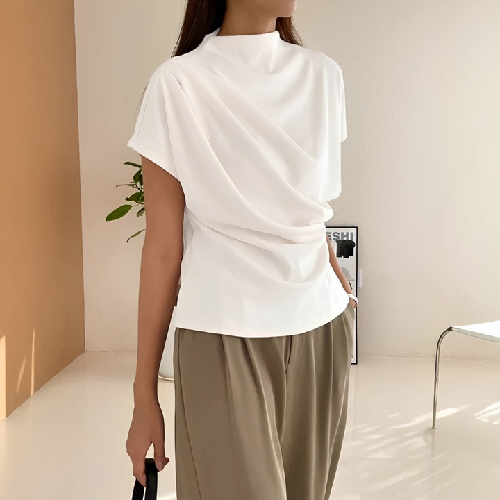 Blusa feminina casual de manga curta, ideal para verão e dia a dia. Conforto e estilo versátil para roupa feminina.