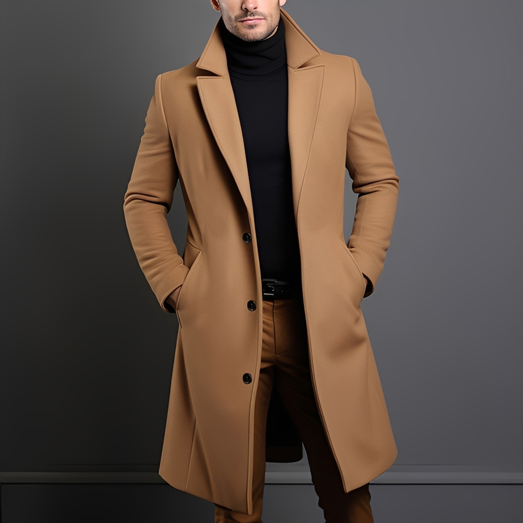 Casaco longo masculino clássico com reverso elegante, ideal para outono/inverno. Agasalho formal e versátil.