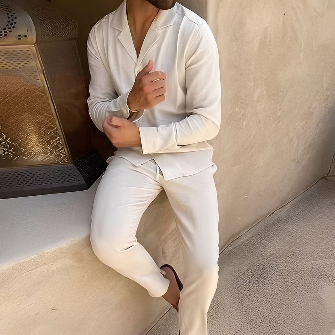 Conjunto masculino elegante para verão: camisa manga longa leve e calça, ideal para moda praia casual.