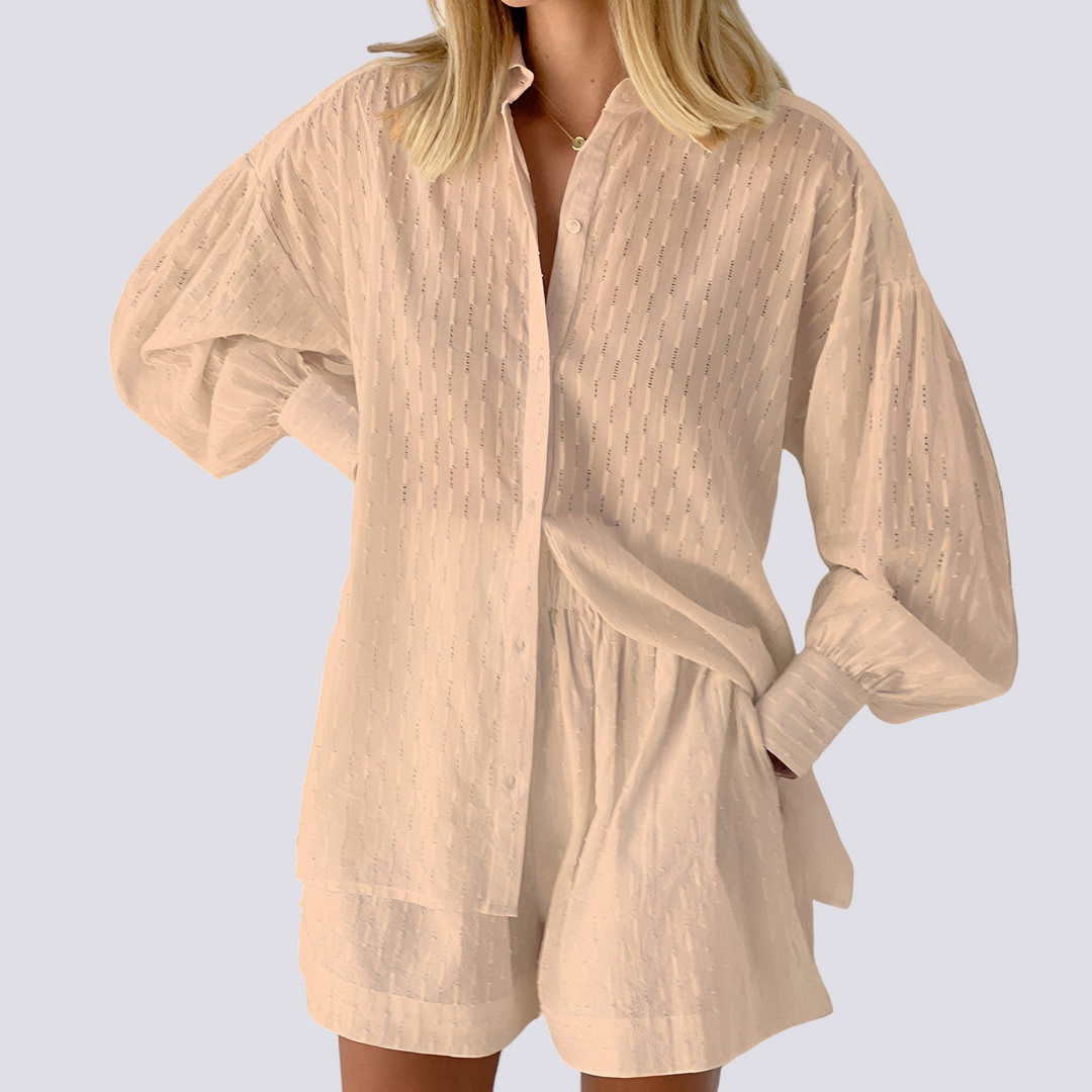 Conjunto elegante feminino de duas peças, caimento solto. Ideal para verão, roupa casual e moda feminina descontraída.