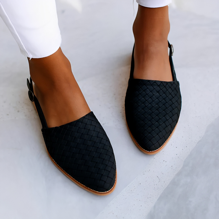 Sandálias femininas clássicas e elegantes, ideais para o verão. Calçado confortável para praia, dia a dia e viagens.