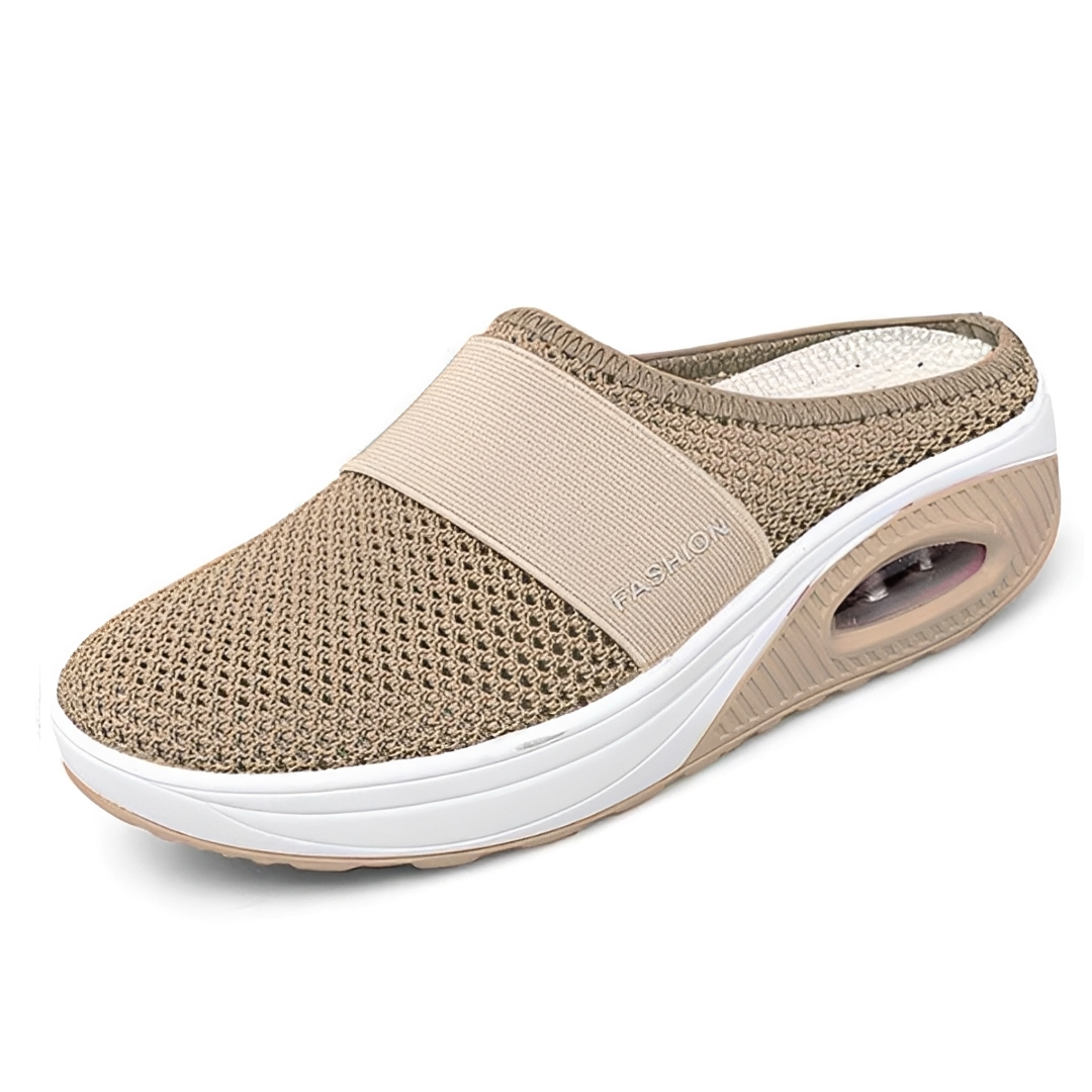Sapatilhas femininas modernas, versáteis e leves para compor looks casuais e elegantes.