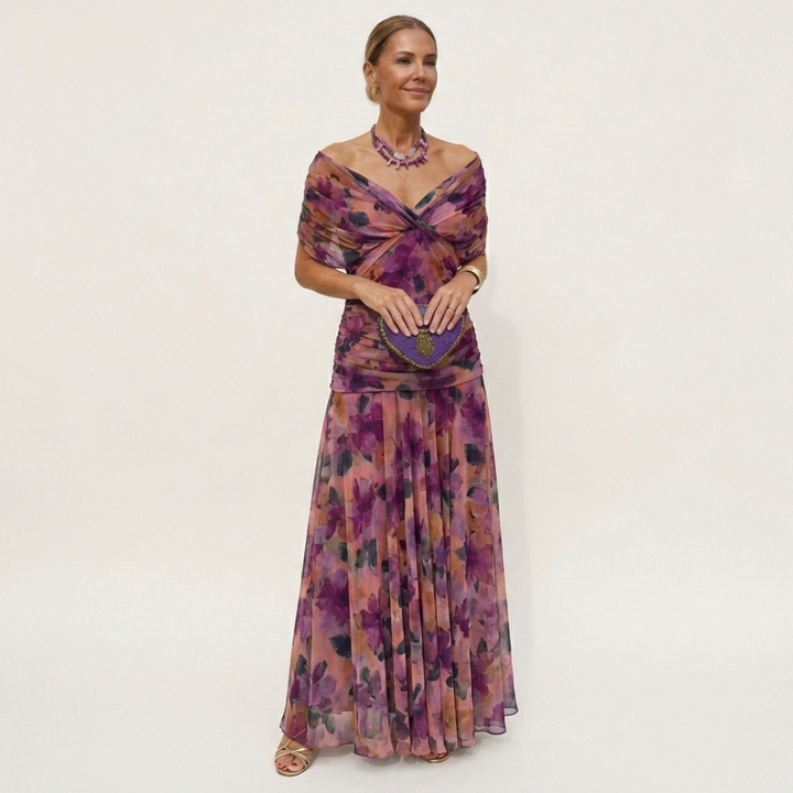 Vestido longo elegante para mulher, decote V e cintura marcada, ideal para festas e eventos noturnos.