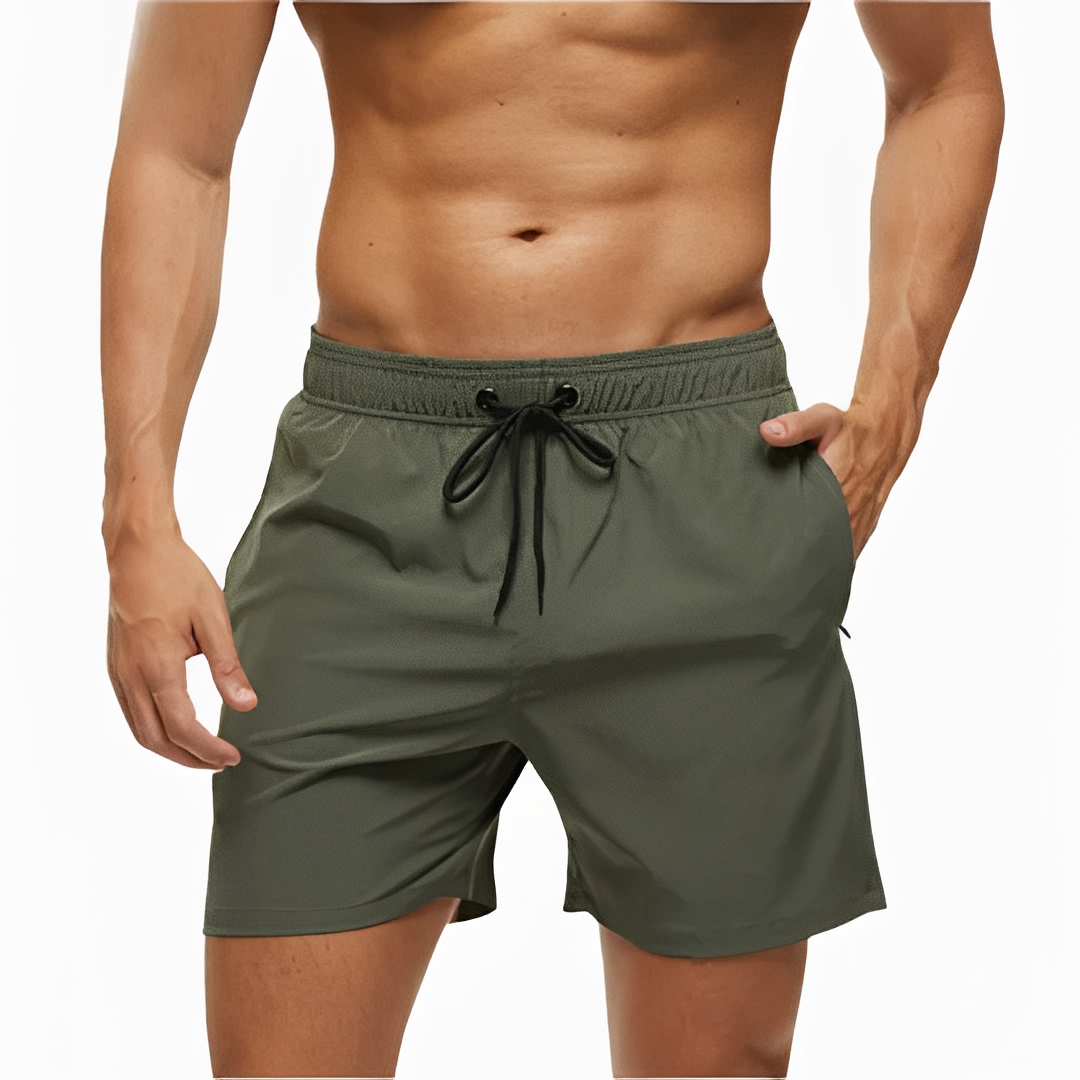 Moda praia masculina, shorts de banho confortáveis para a piscina. Essenciais para o verão.