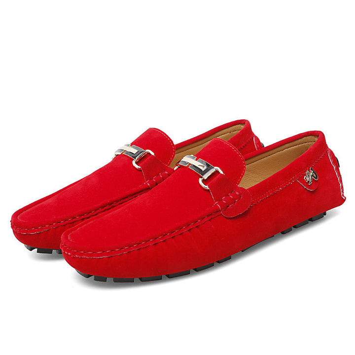 Mocassim casual masculino slip-on de couro marrom, ideal para conforto diário e estilo elegante.