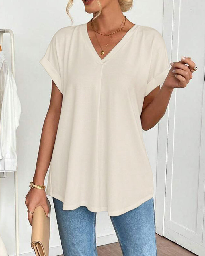 Camiseta feminina de manga curta, decote V, para looks casuais.