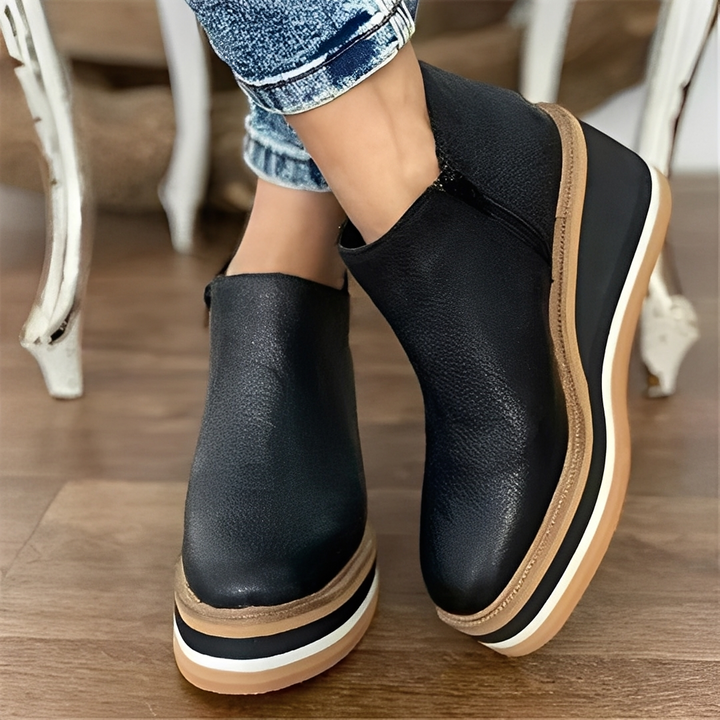 Botas de inverno femininas Lyana pretas com fecho éclair, perfeitas para estilo casual e moda inverno.
