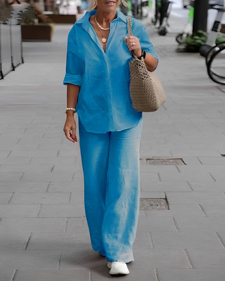 Roupa feminina de verão casual com top de manga curta e calças com bolsos, perfeita para dias quentes.