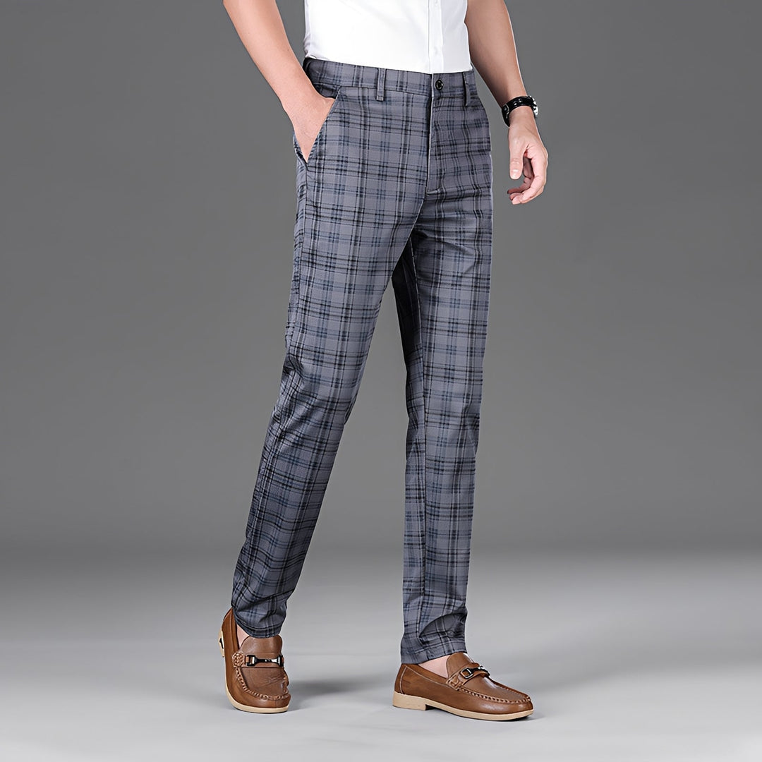 Calça masculina xadrez para look casual e elegante. Conforto e estilo para o dia a dia, versátil para várias estações.