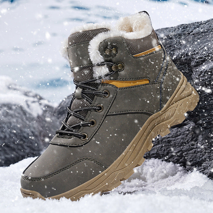 Botas de inverno masculinas, resistentes ao frio, com sola antiderrapante para segurança e conforto em qualquer terreno.