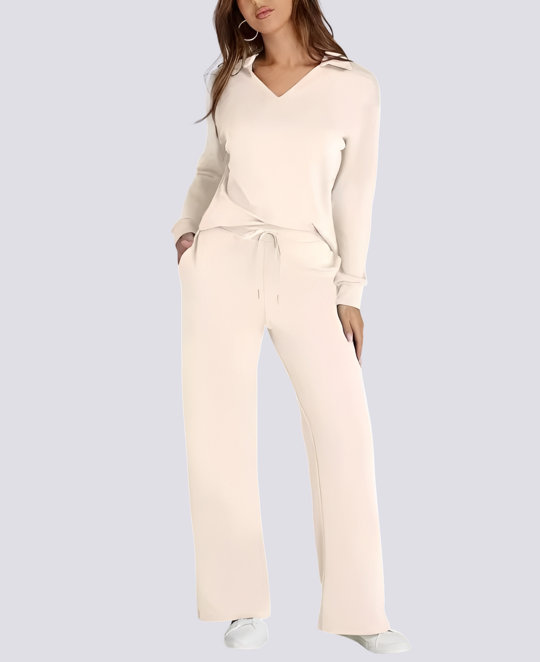 Roupa feminina casual para o dia a dia, com decote V e cós elástico. Conjunto confortável e estiloso.
