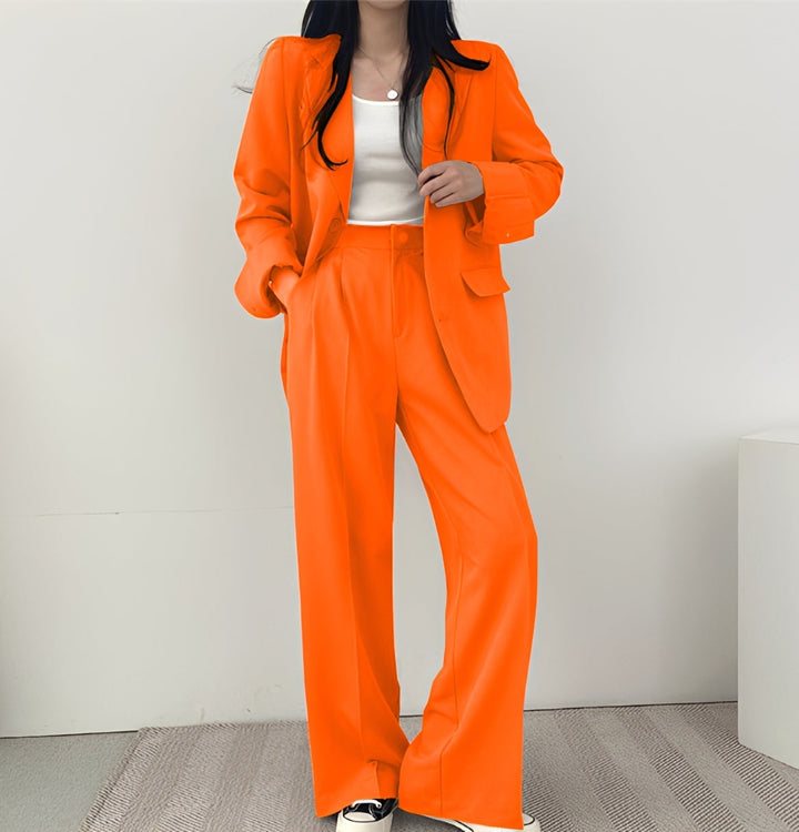 Conjunto feminino de blazer e calça, versátil p/ looks casuais chiques ou formais. Várias cores.