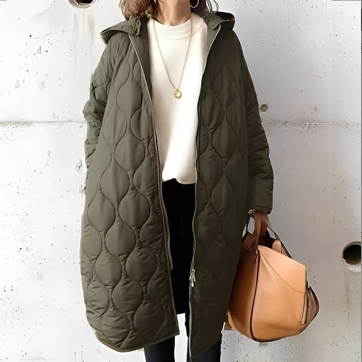 Jaqueta feminina acolchoada com capuz, moderna e quente. Ideal para inverno, oferece conforto e estilo.