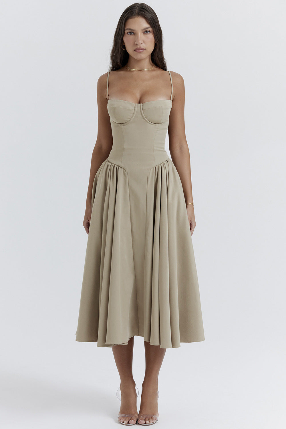 Vestido Kiki midi feminino com design retrô, ideal para moda de verão, festas e momentos casuais. Estilo único.
