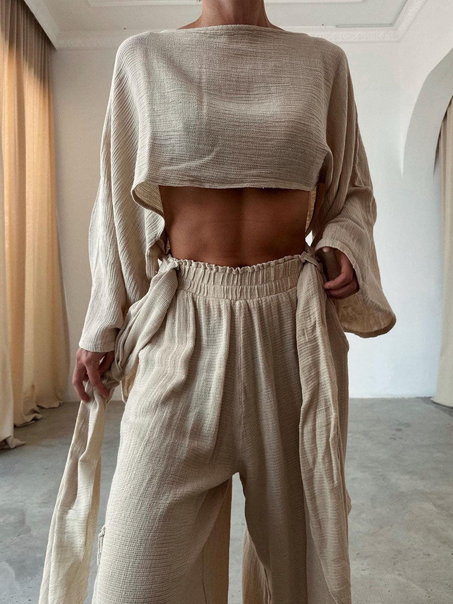 Roupa feminina de verão Sanna. Conjunto cropped e calça cintura alta, ideal para dias quentes. Leve e fresco.