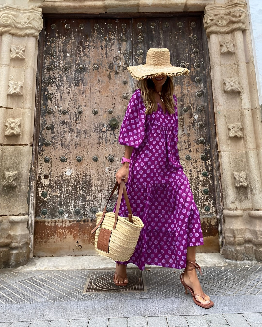 Vestido feminino floral, tecido respirável, conforto e elegância para os dias ensolarados de verão.