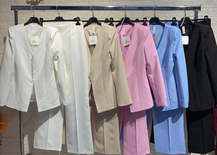 Blazer feminino de alfaiataria com caimento impecável, roupa versátil para um look elegante e sofisticado.