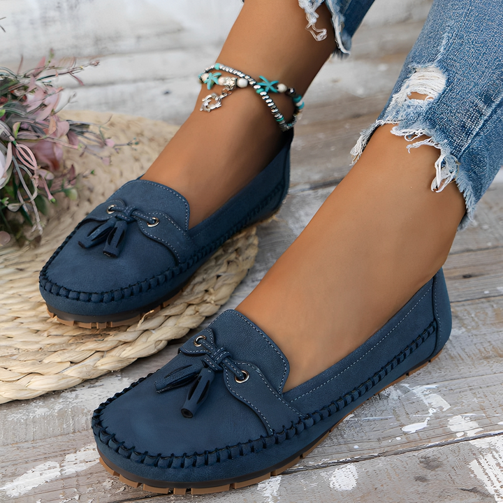 Sapatos femininos casuais e confortáveis para o verão. Moda primavera-verão com estilo, disponíveis em várias cores.